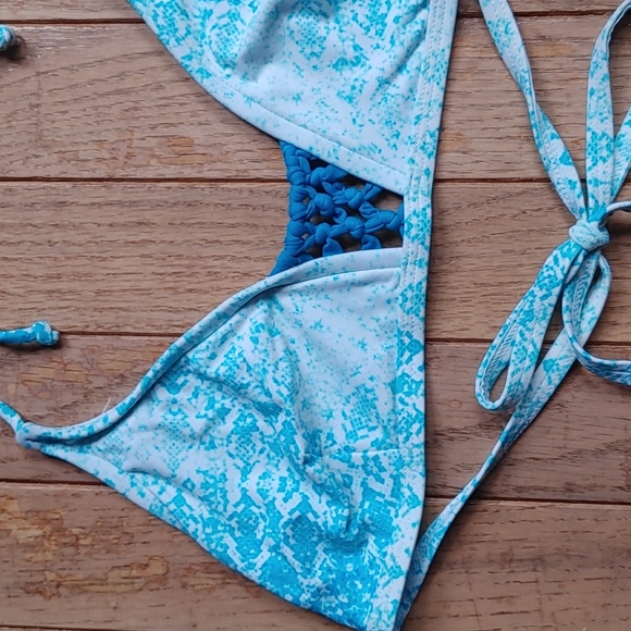 Rip Curl Scale Triangle Bikini Top - Picture 8 of 15